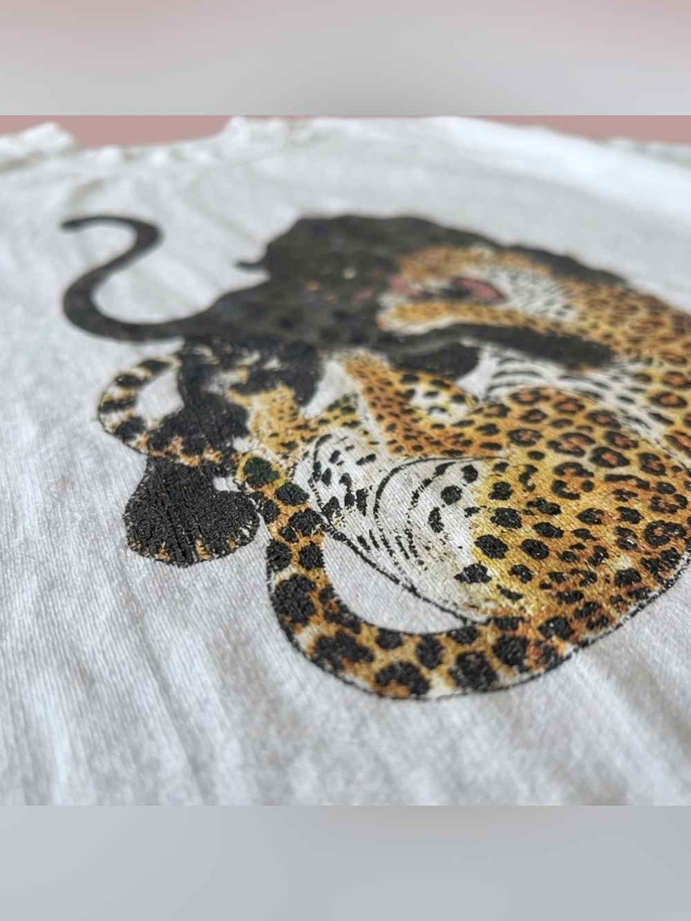 Gildan White Panther & Leopard Graphic 5-Shirt, Retro Casual Style - Picture 2 of 3